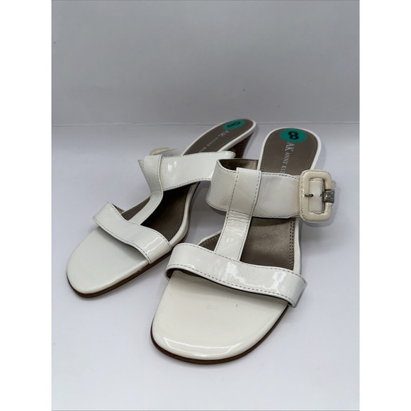 Anne Klein Womens 'MABELGIN TJ' Cream‎ Patent Leather Strappy Dress Sandal 8M - Picture 1 of 7